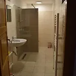 Tücsi Lak *