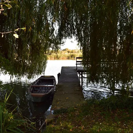 بيت للعطل Tuecsi Lak *