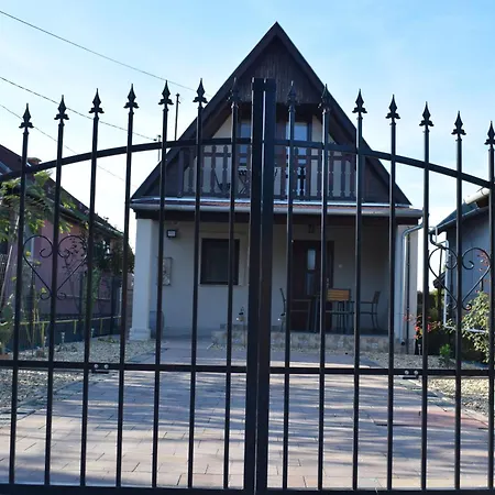 Tuecsi Lak Szigetszentmárton