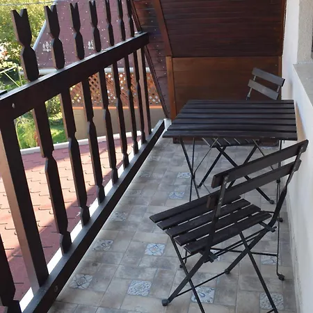 Tuecsi Lak Szigetszentmarton