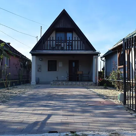 Tuecsi Lak Case de vacanță Szigetszentmárton